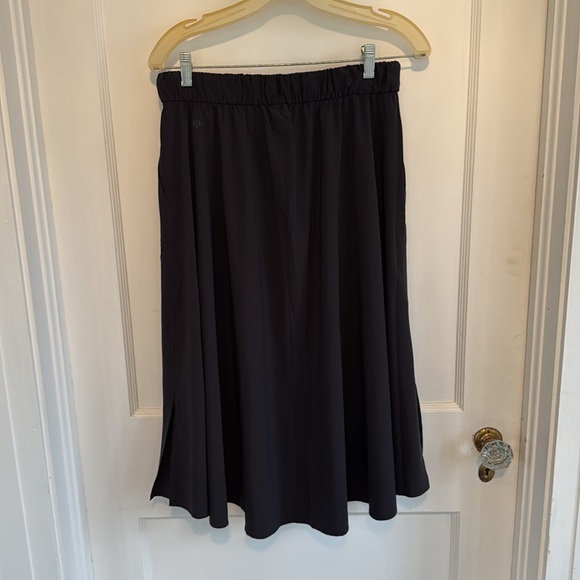 Lululemon Time to Flounce skirt sz 8 EUC - Picture 11 of 12